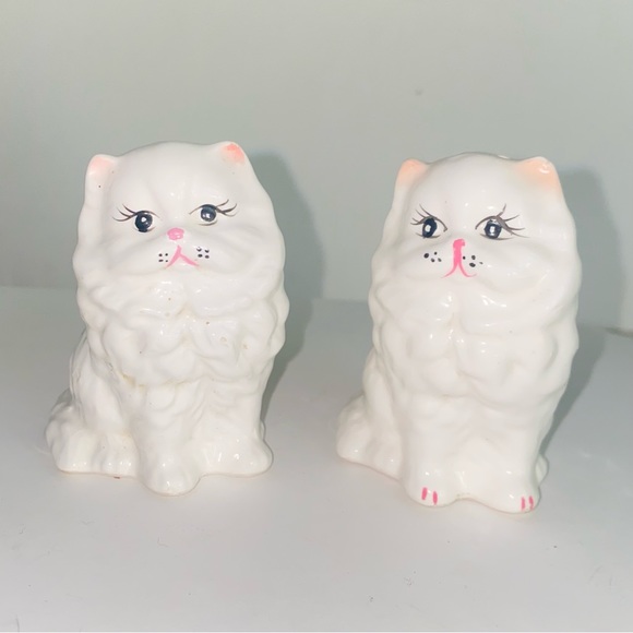 Vintage White Persian Cat Salt & Pepper Shaker Set - Picture 1 of 15